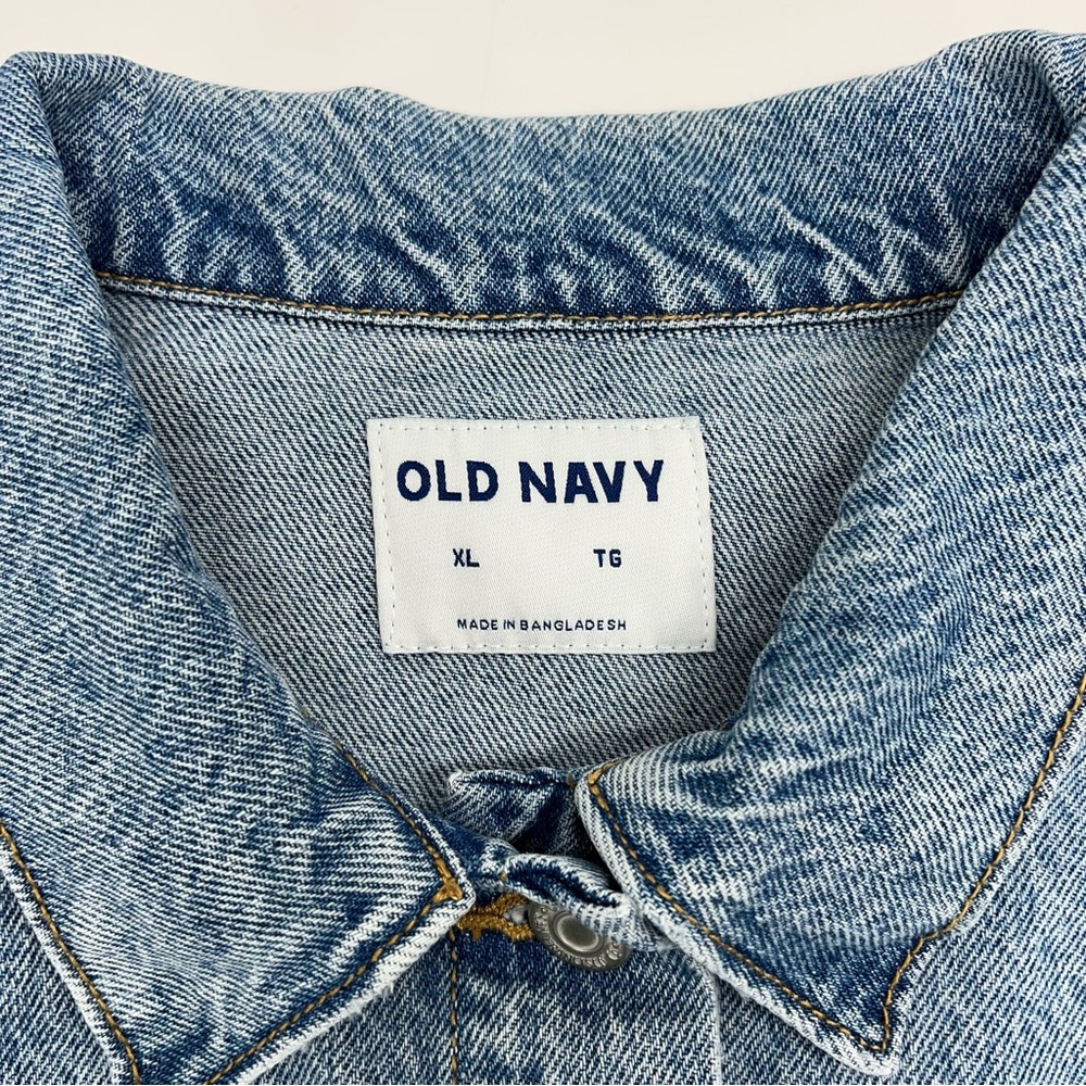 Old Navy Women’s Jean Jacket With Frayed Hem - Size XL - Picture 5 of 7